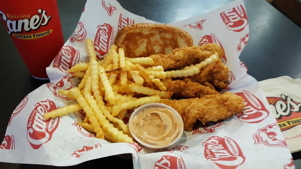 Raising Canes Chicken Fingers | meal takeaway | 1130 Alameda St, Norman, OK 73071, USA | 4053079618 OR +1 405-307-9618