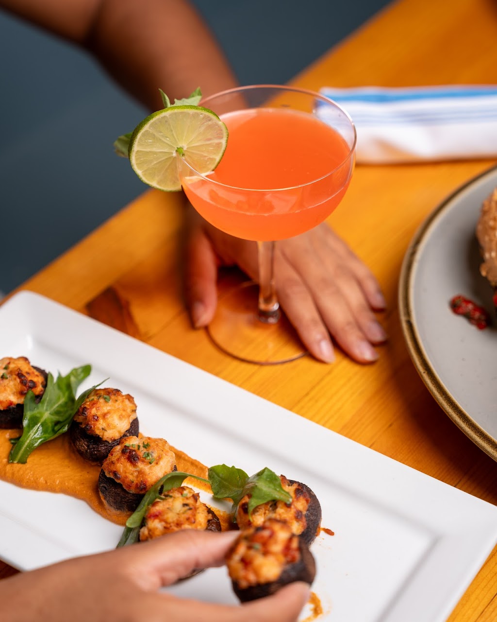 Raes Restaurant | restaurant | 3431 Bannerman Rd Suite 104, Tallahassee, FL 32312, USA | 8509998505 OR +1 850-999-8505