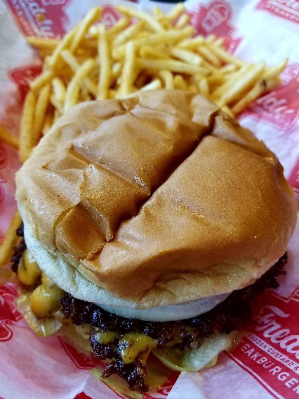 Freddys Frozen Custard & Steakburgers | restaurant | 1701 Capps Landing, Opelika, AL 36804, USA | 3342031618 OR +1 334-203-1618