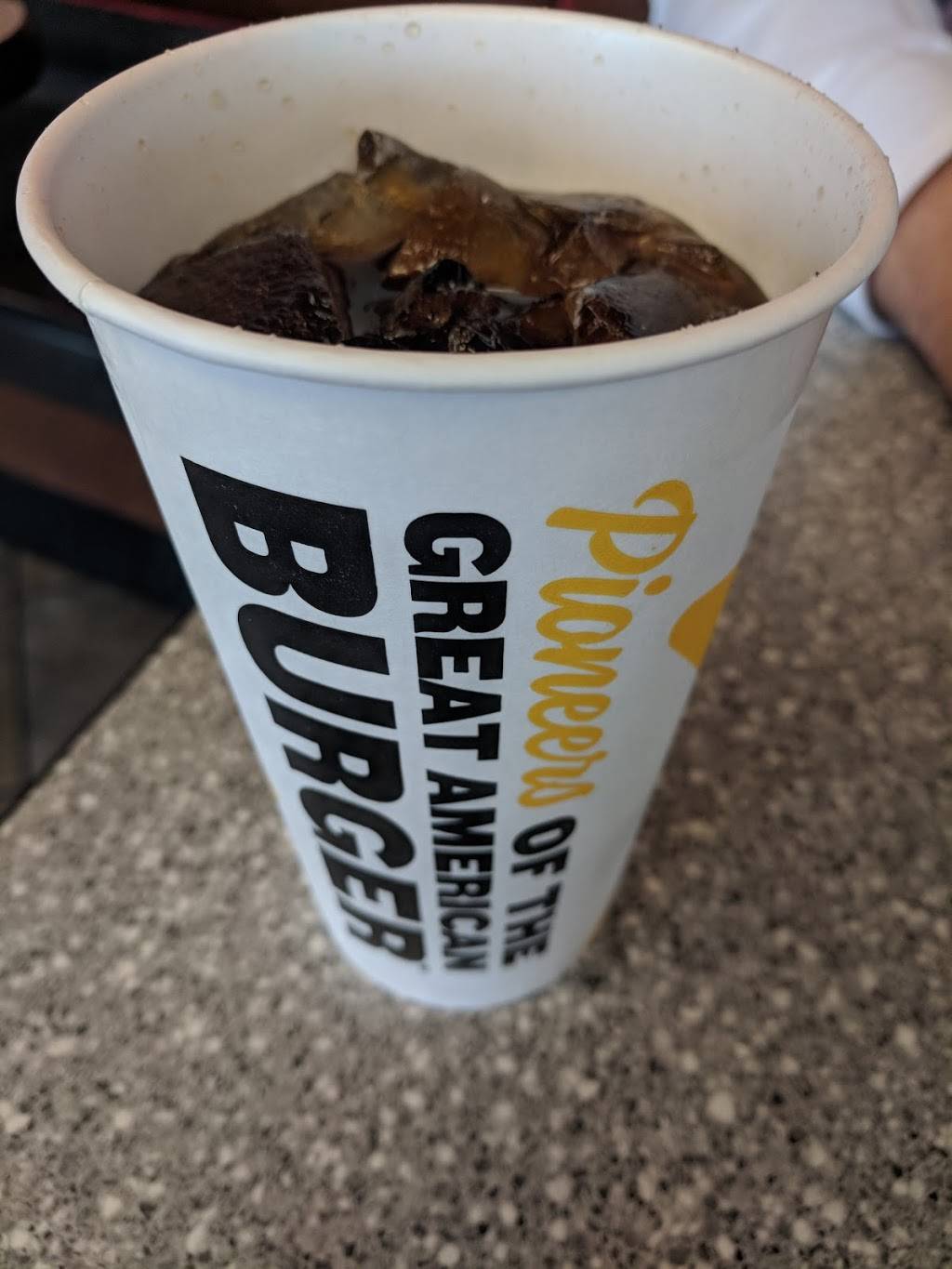 Carls Jr. | restaurant | 6882 Warner Ave, Huntington Beach, CA 92647, USA | 7148427666 OR +1 714-842-7666