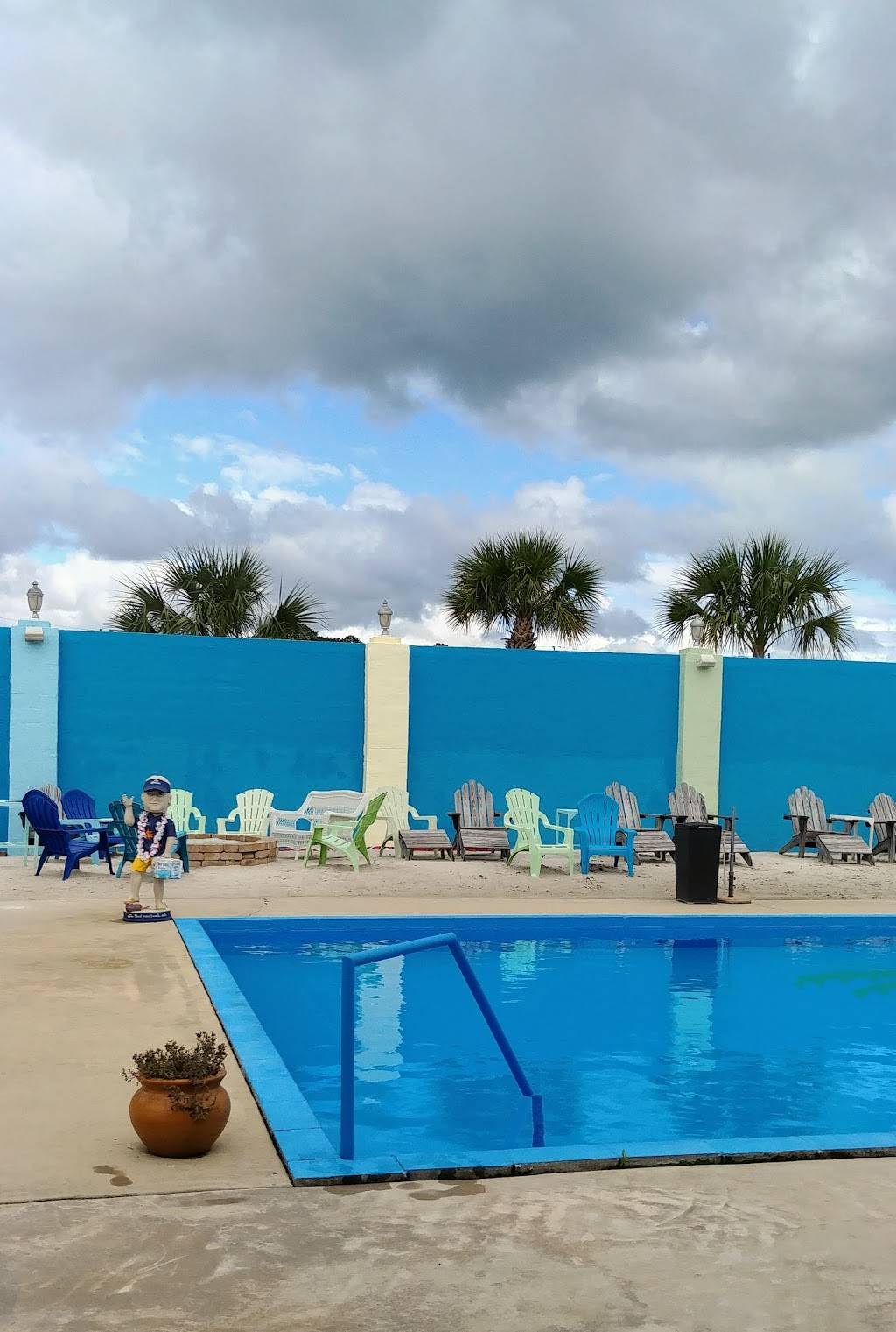 Caribe Club and Marina | restaurant | 84 Blue Eye Rd W, Lincoln, AL 35096, USA | 2057631478 OR +1 205-763-1478