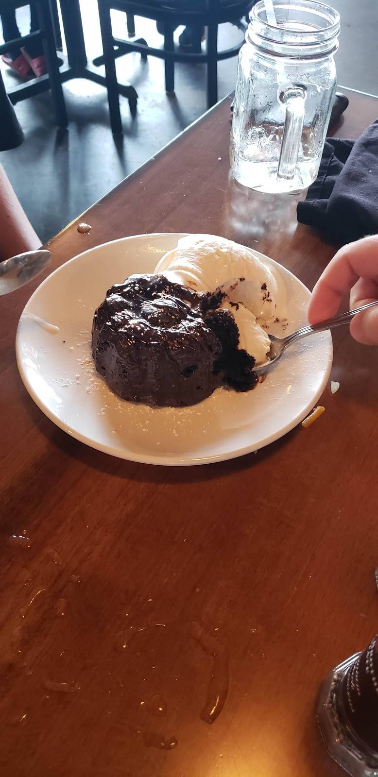 Catch 22 Bar & Grill | restaurant | 12418 Cumming Hwy Suite 406, Canton, GA 30115, USA | 4702973525 OR +1 470-297-3525