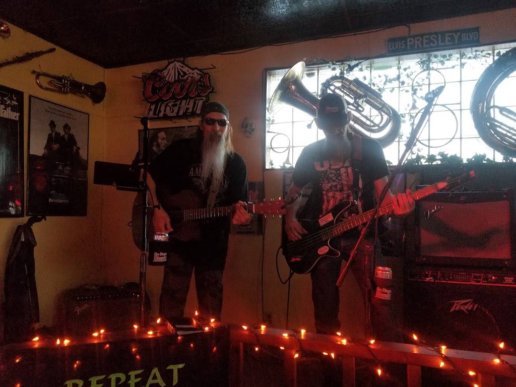 Grand Avenue Bar & Grill | restaurant | 101 Grand Ave, Barneston, NE 68309, USA | 4026749902 OR +1 402-674-9902