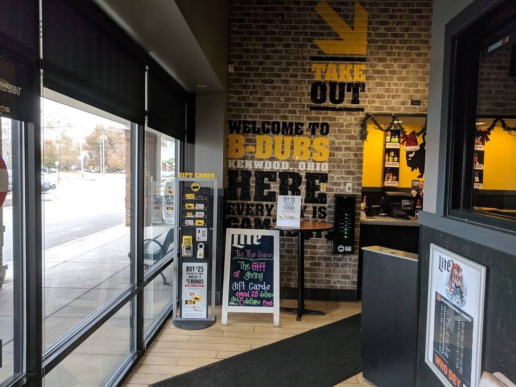 Buffalo Wild Wings | restaurant | 7714 Montgomery Rd, Cincinnati, OH 45236, USA | 5138919453 OR +1 513-891-9453