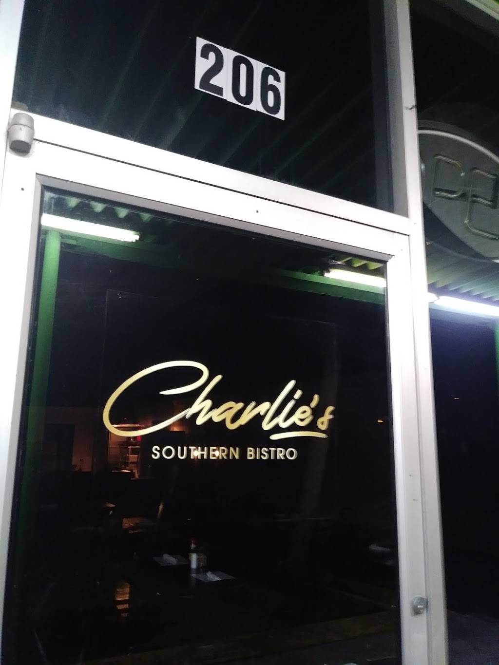 Charlies Southern Bistro | restaurant | 206 S Orange Ave, Green Cove Springs, FL 32043, USA | 9046572029 OR +1 904-657-2029