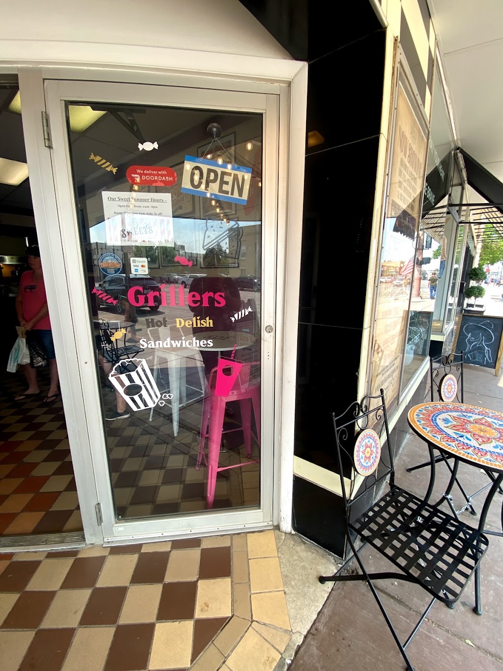 Sweets Soda Shoppe | restaurant | 1831 Sheridan Ave, Cody, WY 82414, USA | 3075786736 OR +1 307-578-6736