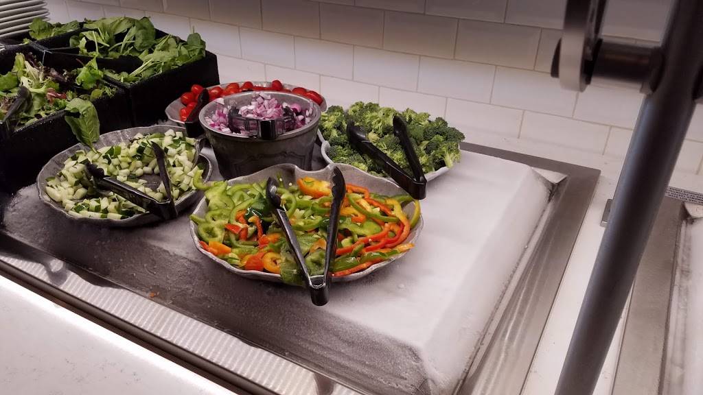 Ruby Tuesday | restaurant | 403 Grand Central Ave, Vienna, WV 26105, USA | 3044227003 OR +1 304-422-7003