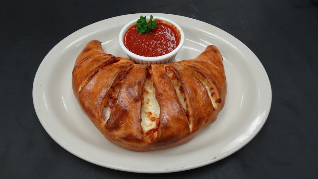 Di Marcos Pizza | restaurant | 26570 Bouquet Canyon Rd Suite A, Santa Clarita, CA 91350, USA | 6612997252 OR +1 661-299-7252