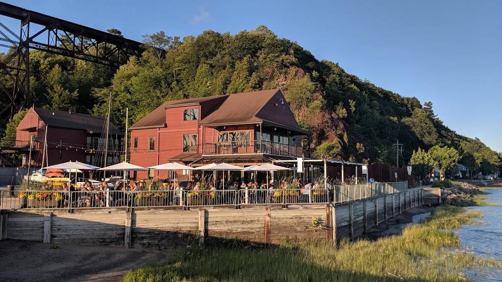 Quai 1635 | restaurant | 4155 Chemin de la Plage Jacques Cartier, Québec, QC G1Y 1W3, Canada | 4186517824 OR +1 418-651-7824