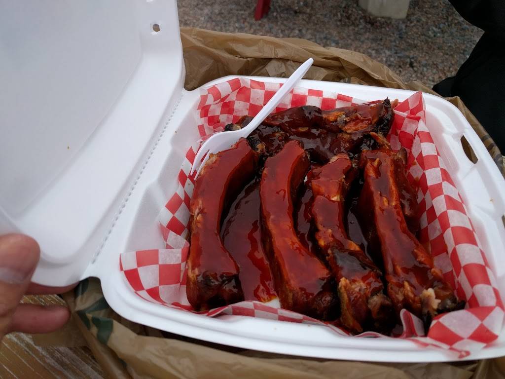 Little Red Shack BBQ | restaurant | 1016 Carp Rd, Stittsville, ON K2S 1B9, Canada | 6139837559 OR +1 613-983-7559
