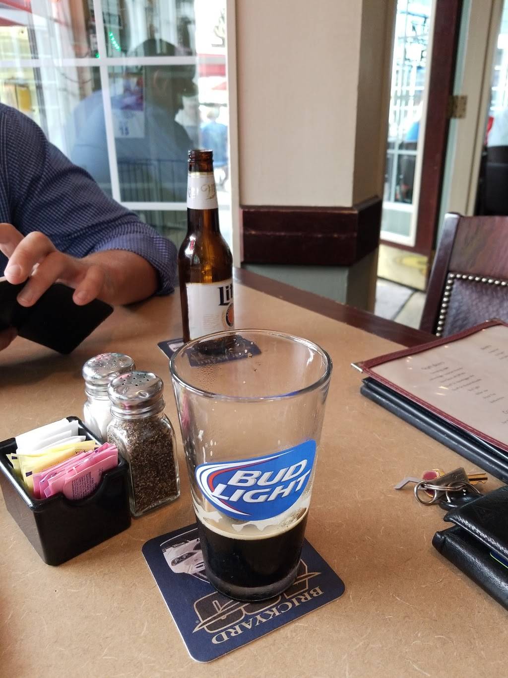 Eddys Neighborhood Bar & Grill | restaurant | 11693 Fall Creek Rd, Indianapolis, IN 46256, USA | 3178490925 OR +1 317-849-0925