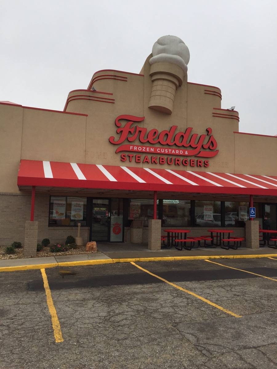 Freddys Frozen Custard & Steakburgers | restaurant | 2420 S 9th St, Salina, KS 67401, USA | 7858270900 OR +1 785-827-0900
