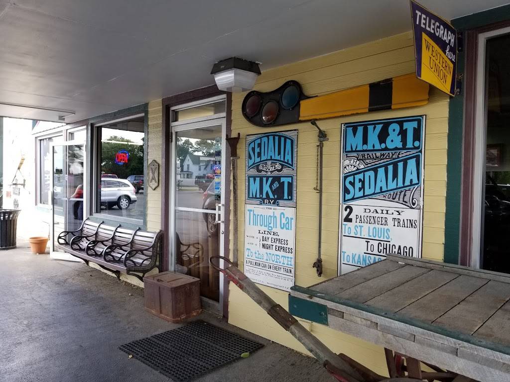 Kehdes Barbeque | restaurant | 1915 S Limit Ave, Sedalia, MO 65301, USA | 6608262267 OR +1 660-826-2267