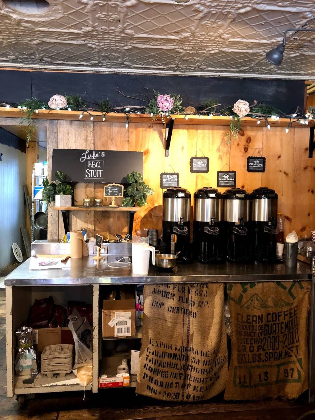 Lukes European Style Market | restaurant | 29 Main St E, Athens, ON K0E 1B0, Canada | 6139241844 OR +1 613-924-1844