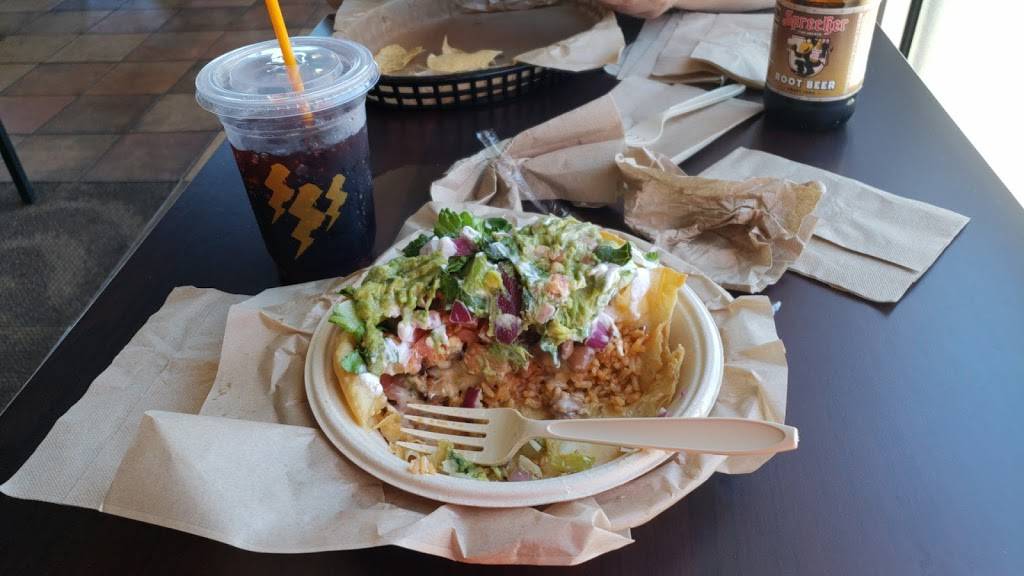 QDOBA Mexican Eats | restaurant | 2831 S 108th St, West Allis, WI 53227, USA | 4143213650 OR +1 414-321-3650