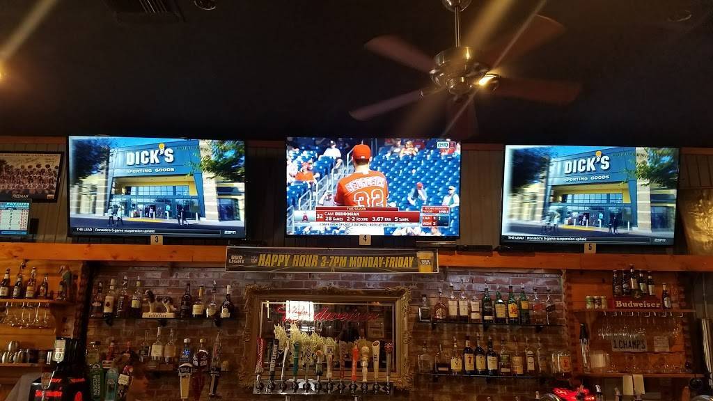 Champs Sports Pub | restaurant | 4103 W Burbank Blvd, Burbank, CA 91505, USA | 8188409493 OR +1 818-840-9493