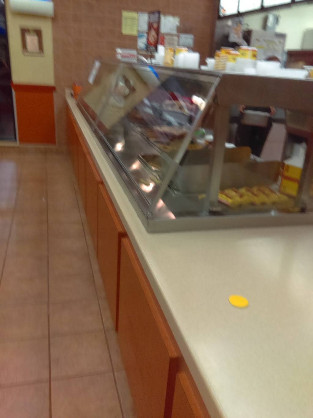 Bojangles Famous Chicken n Biscuits | restaurant | 7505 Oak Ridge Hwy, Knoxville, TN 37931, USA | 8657665382 OR +1 865-766-5382