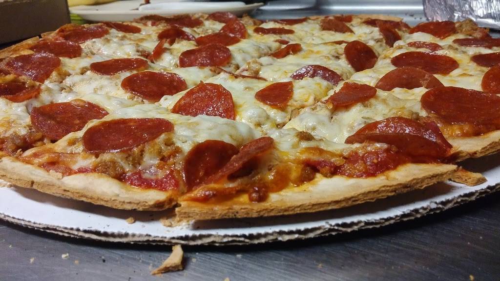 Lyles Sportszone Pizza & Pub | night club | 4718, 1404 E Morgan Ave, Evansville, IN 47711, USA | 8124257729 OR +1 812-425-7729