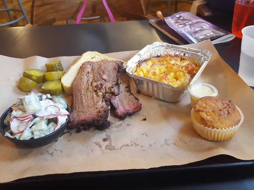 Iron Grate BBQ Co. | restaurant | 4125 S Howell Ave, Milwaukee, WI 53207, USA | 4144551776 OR +1 414-455-1776