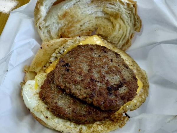 Double Backz Breakfast and Burgers | restaurant | 3916 Indiana Ave, Kansas City, MO 64128, USA | 8169979333 OR +1 816-997-9333