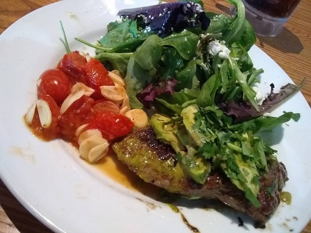 Chilis Grill & Bar | meal takeaway | 6350 North Fwy, Fort Worth, TX 76137, USA | 8172325515 OR +1 817-232-5515