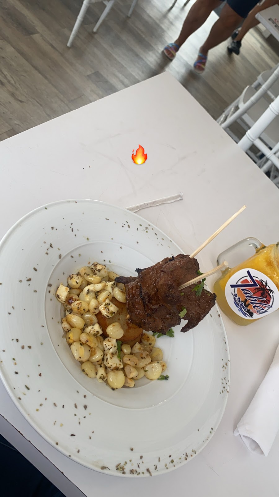 7 Tables On The Beach | restaurant | 600 N Surf Rd, Hollywood, FL 33019, USA | 8572189129 OR +1 857-218-9129