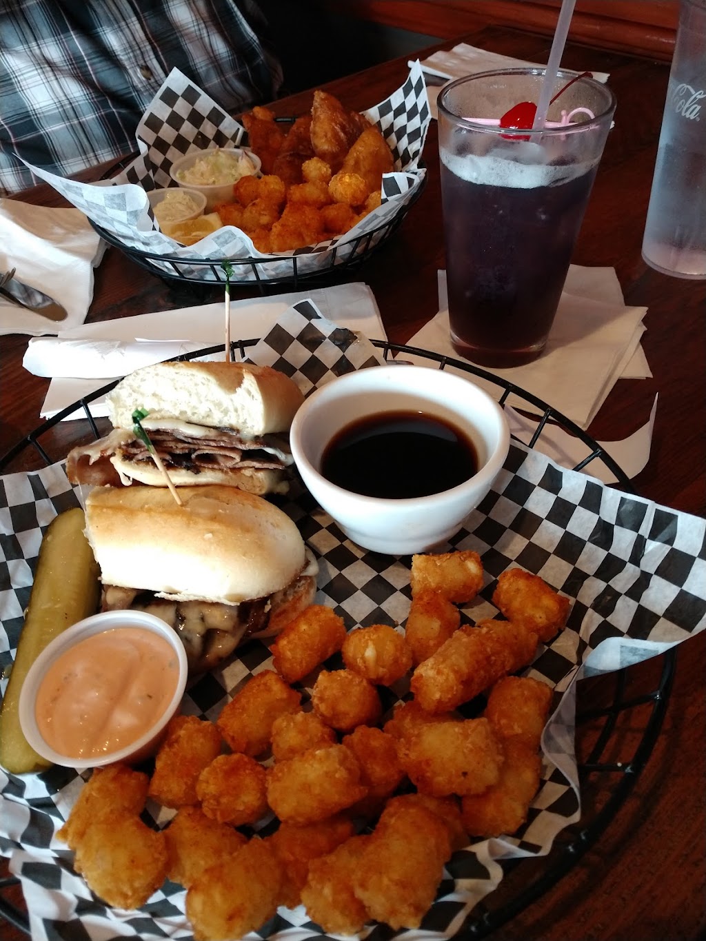 Macs Bar & Grill | restaurant | 1400 SW Dorion Ave, Pendleton, OR 97801, USA | 5412765531 OR +1 541-276-5531