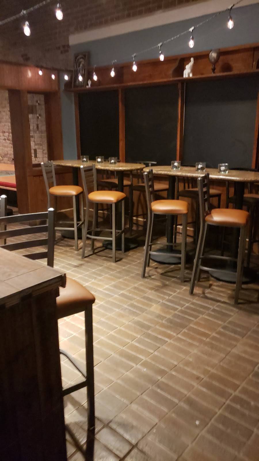 Jimmies Restaurant | restaurant | 114 E Chambers St, Cleburne, TX 76031, USA | 6823171863 OR +1 682-317-1863