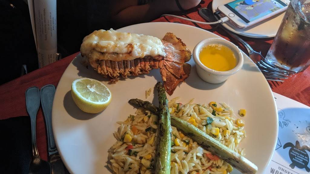 Chart House | restaurant | 34442 Street of the Green Lantern, Dana Point, CA 92629, USA | 9494931183 OR +1 949-493-1183