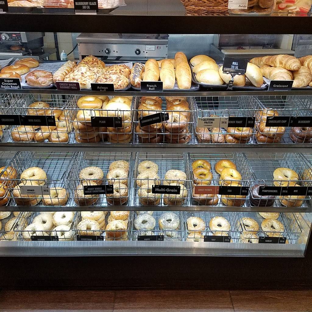 Manhattan Bagel | cafe | 709 Broadway, Bayonne, NJ 07002, USA | 2013549100 OR +1 201-354-9100