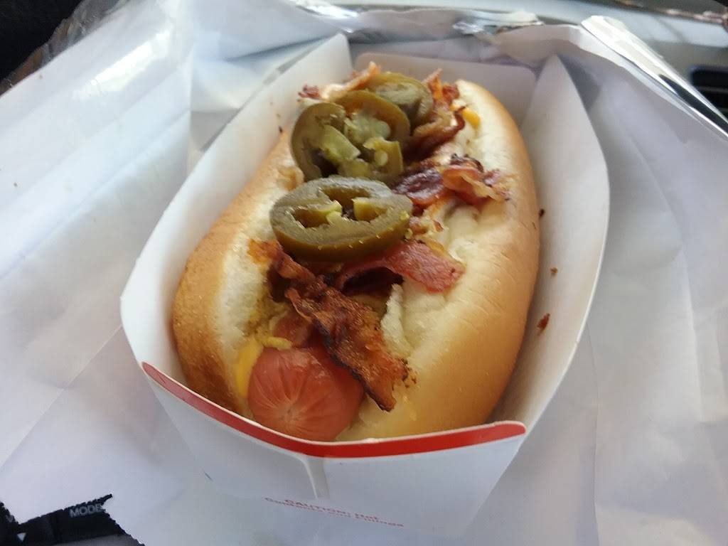 Sonic Drive-In | restaurant | 3007 Highland Ave, National City, CA 91950, USA | 6193360000 OR +1 619-336-0000