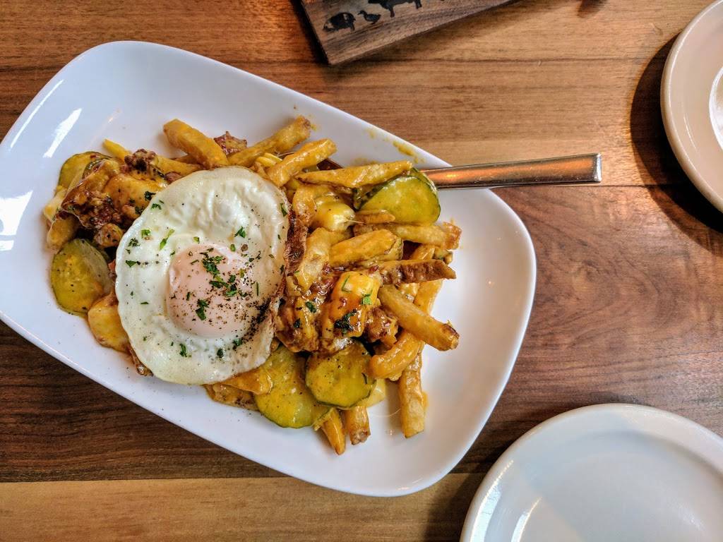 Farm Bar | restaurant | 1300 W Wellington Ave, Chicago, IL 60657, USA | 7732812599 OR +1 773-281-2599