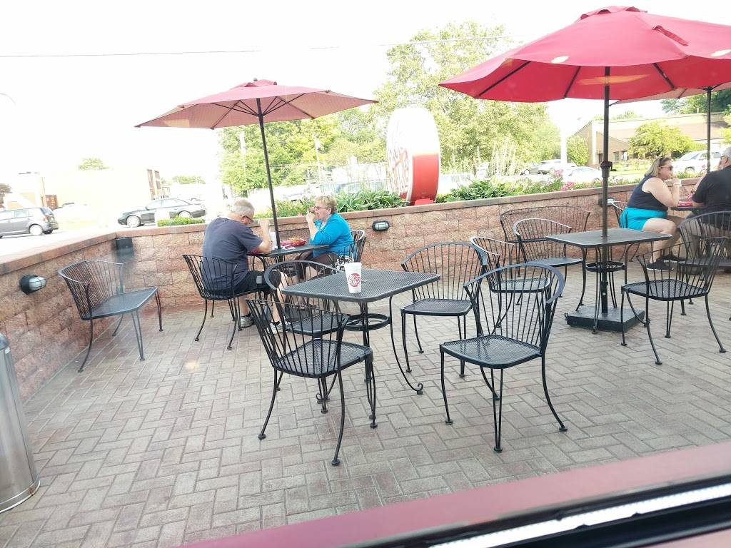 Bigg Burger | restaurant | 19055 Farmington Rd, Livonia, MI 48152, USA | 2489872553 OR +1 248-987-2553