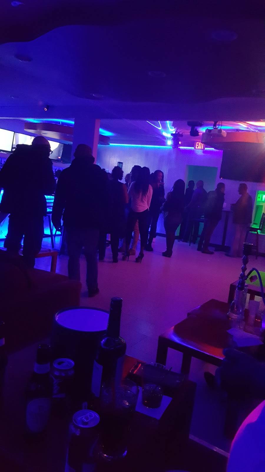 Evangadi sports bar | restaurant | 953 Bonifant St, Silver Spring, MD 20910, USA | 3015850555 OR +1 301-585-0555