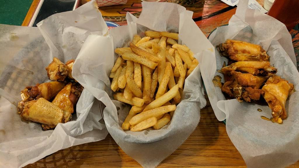 Beanies Bar & Sports Grill | restaurant | 2002 US-41, Ruskin, FL 33570, USA | 8136491700 OR +1 813-649-1700