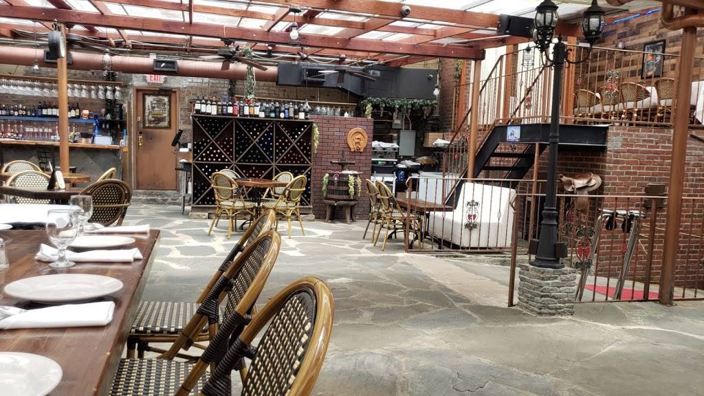 Michelangelos Restaurant | restaurant | 2477 Arthur Ave, The Bronx, NY 10458, USA | 7182208355 OR +1 718-220-8355