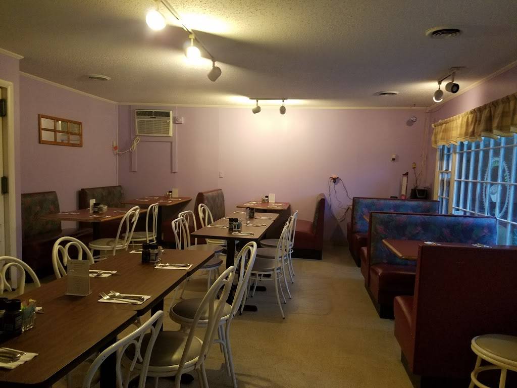 Gourmet Deli & Cafe | restaurant | 4961 Main St #2, Manchester Center, VT 05255, USA | 8023621254 OR +1 802-362-1254