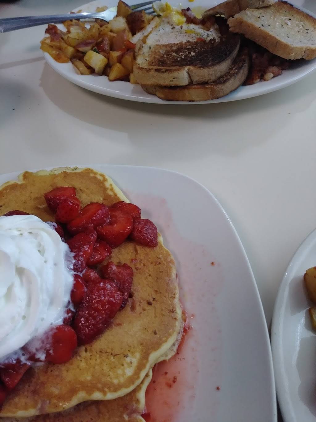 Willow Tree Restaurant | restaurant | 12 Rockdale Ave, New Bedford, MA 02740, USA | 5089903631 OR +1 508-990-3631