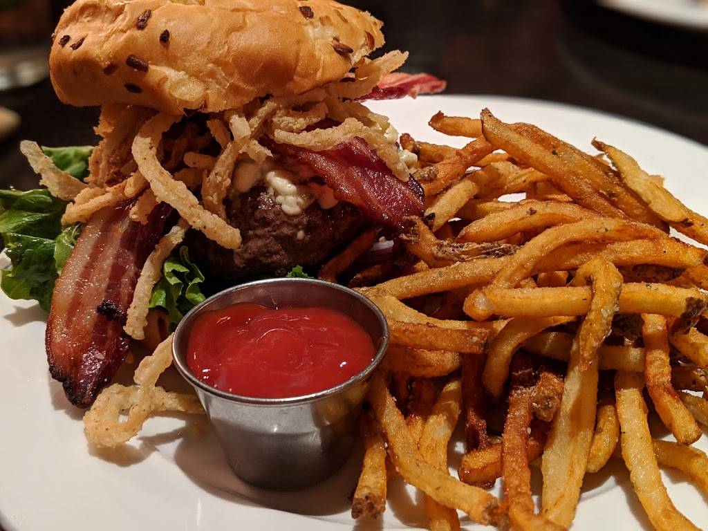 Ikes Minnetonka | restaurant | 17805 MN-7, Minnetonka, MN 55345, USA | 9526817099 OR +1 952-681-7099