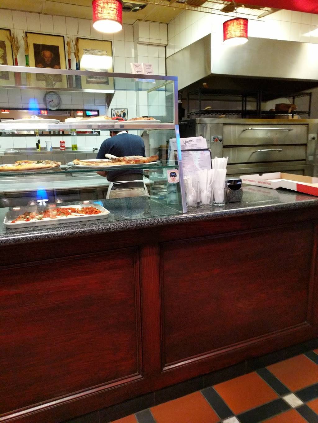 Vaccaros Pizza | restaurant | 88-02 Little Neck Pkwy, Queens, NY 11001, USA | 7183474143 OR +1 718-347-4143