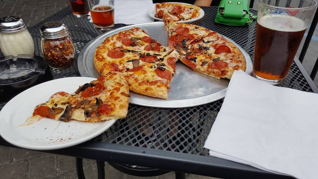 McNallys | restaurant | 7 N 6th St, Columbia, MO 65201, USA | 5734411284 OR +1 573-441-1284