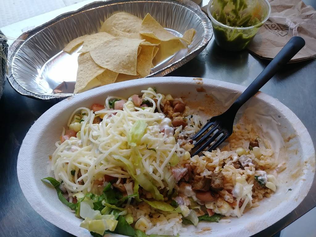 Chipotle Mexican Grill | restaurant | 4009 Broadway, New York, NY 10032, USA | 6464125429 OR +1 646-412-5429