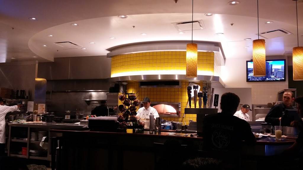 California Pizza Kitchen | restaurant | 210 Wilshire Blvd, Santa Monica, CA 90401, USA | 3103939335 OR +1 310-393-9335