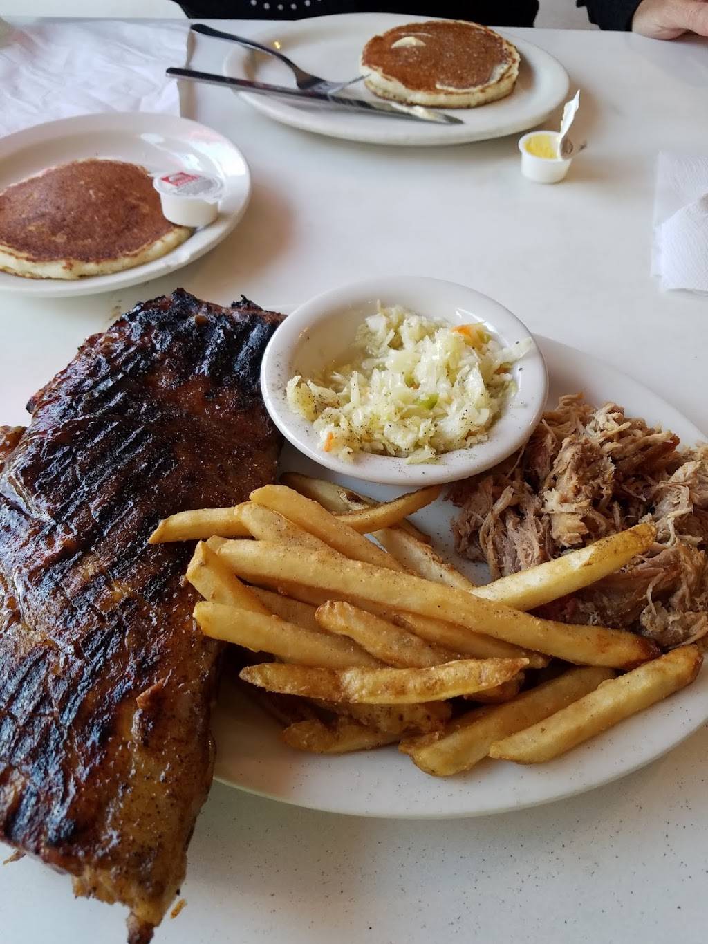 Carls Perfect Pig Bar-B-Que & Grill | restaurant | 4991 US-70, White Bluff, TN 37187, USA | 6157974020 OR +1 615-797-4020