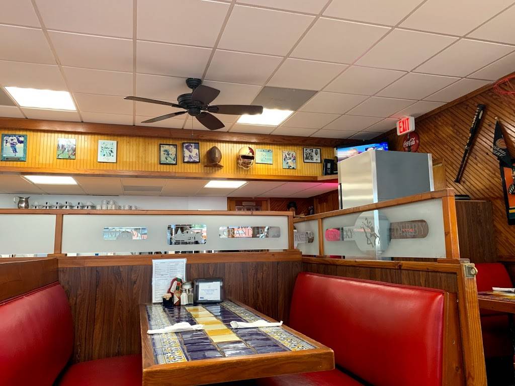 Stadium Diner | restaurant | 19904 NW 2nd Ave, Miami Gardens, FL 33169, USA | 3056526912 OR +1 305-652-6912