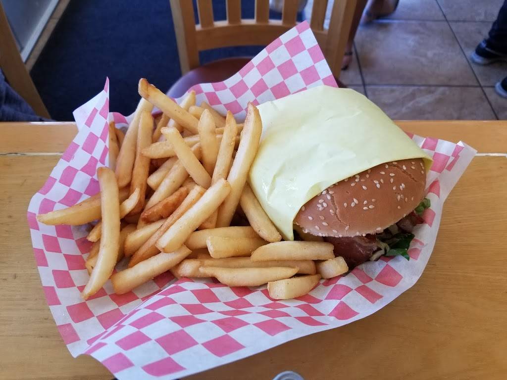 Toms Place Costa Mesa | restaurant | 799 W 17th St, Costa Mesa, CA 92627, USA | 9496469301 OR +1 949-646-9301