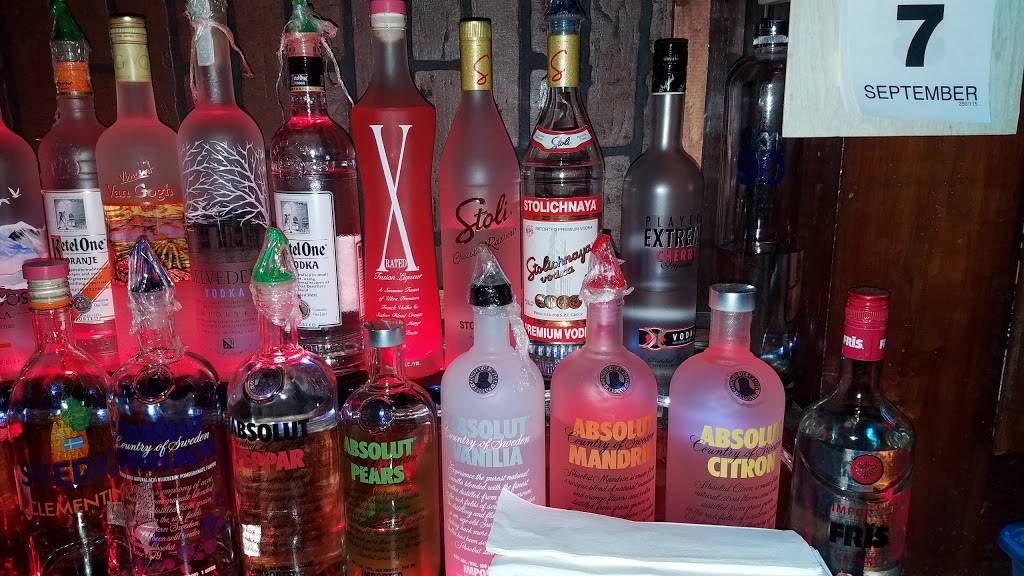 Bada Brew Bar & Grill | restaurant | 802 Theodore St, Crest Hill, IL 60403, USA | 8157263401 OR +1 815-726-3401