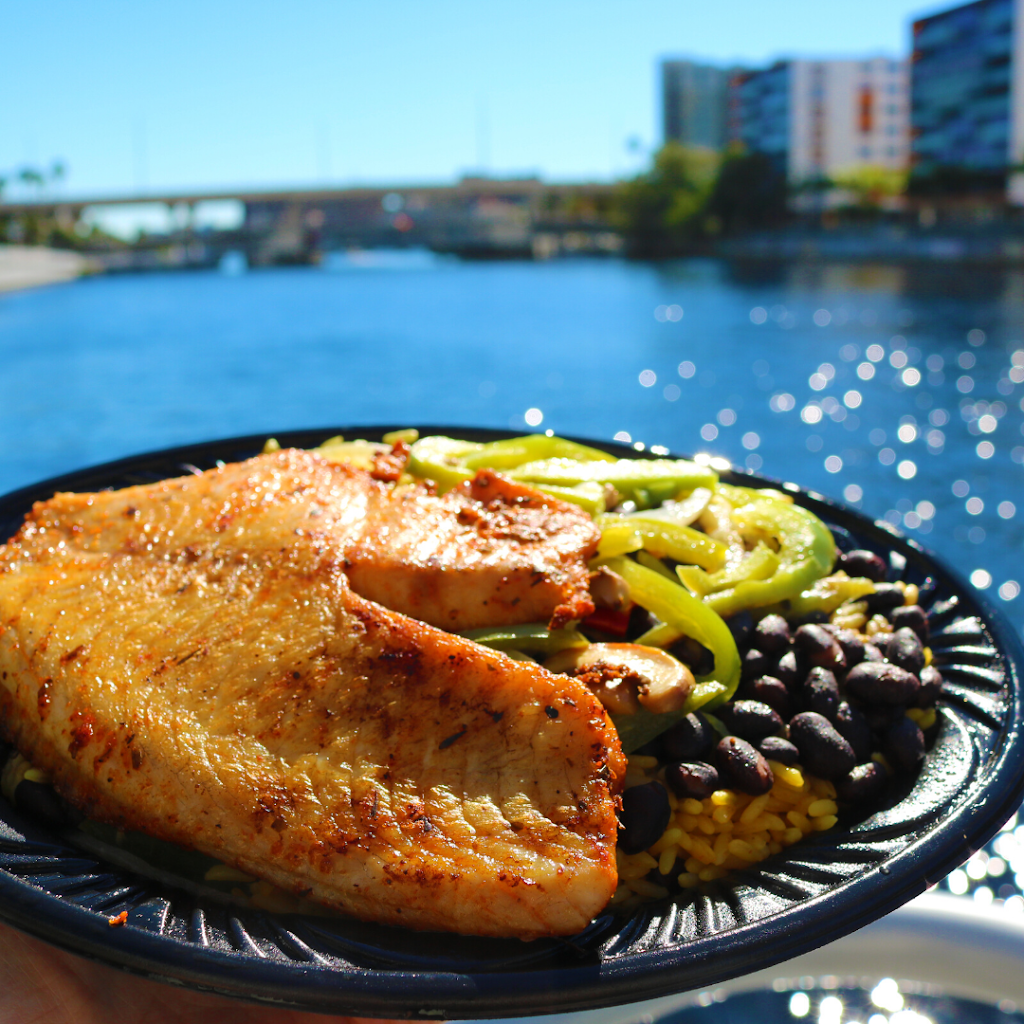 Salems Fresh Eats | restaurant | 1701 34th St S, St. Petersburg, FL 33711, USA | 7272029062 OR +1 727-202-9062