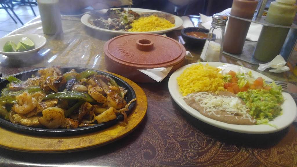 Salitre Restaurant | restaurant | 9284 Irving Park Rd, Schiller Park, IL 60176, USA | 8476711334 OR +1 847-671-1334