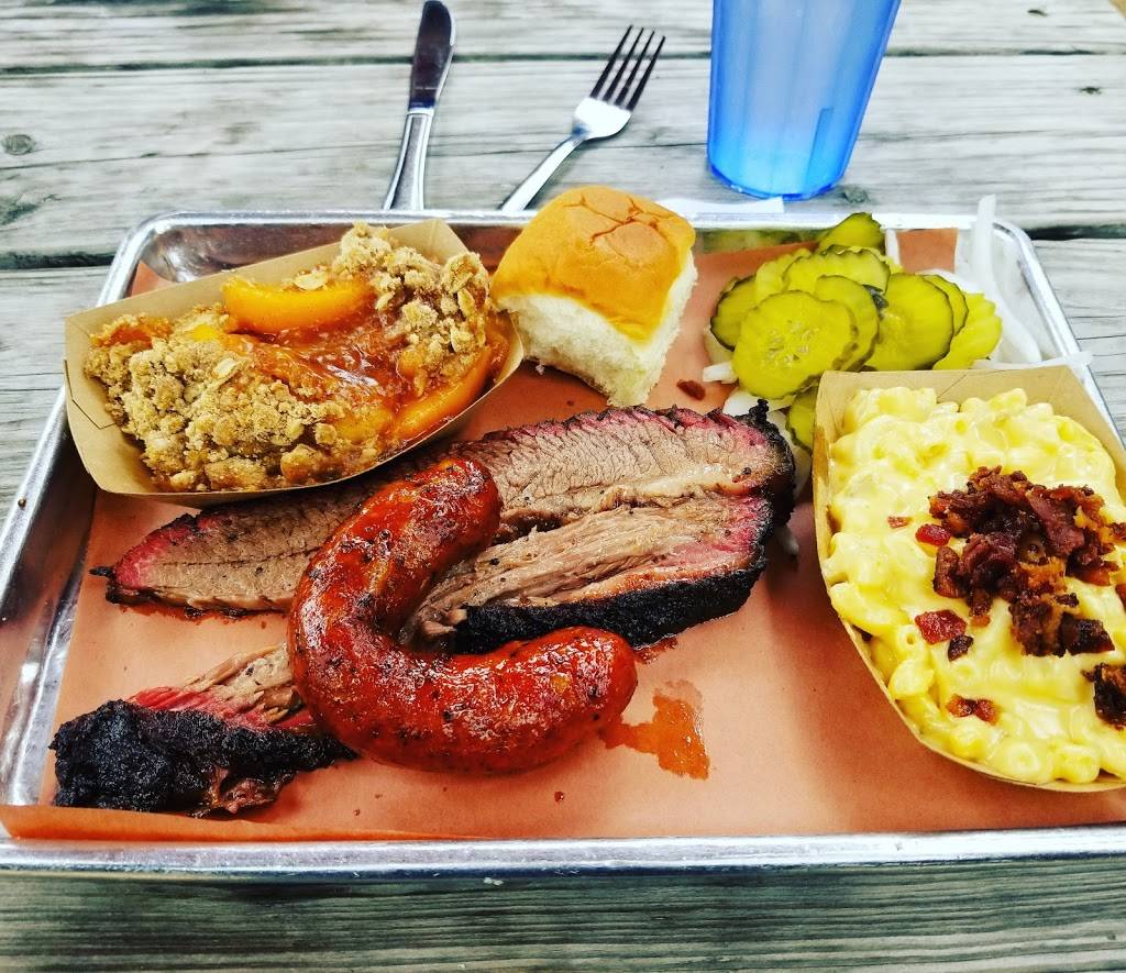 Pecan Lodge | restaurant | 2702 Main St, Dallas, TX 75226, USA | 2147488900 OR +1 214-748-8900